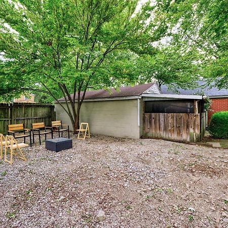 Mid-Century Brick Bungalow Home Evansville Exterior foto