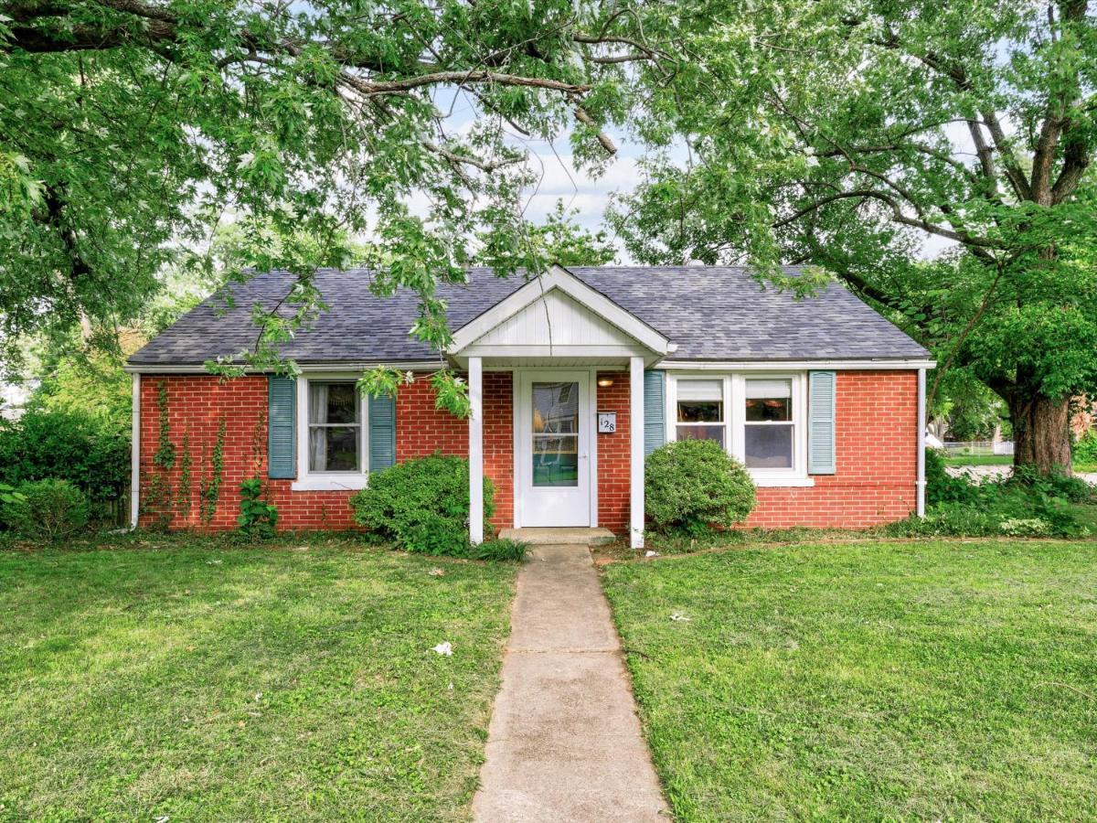 Mid-Century Brick Bungalow Home Evansville Exterior foto